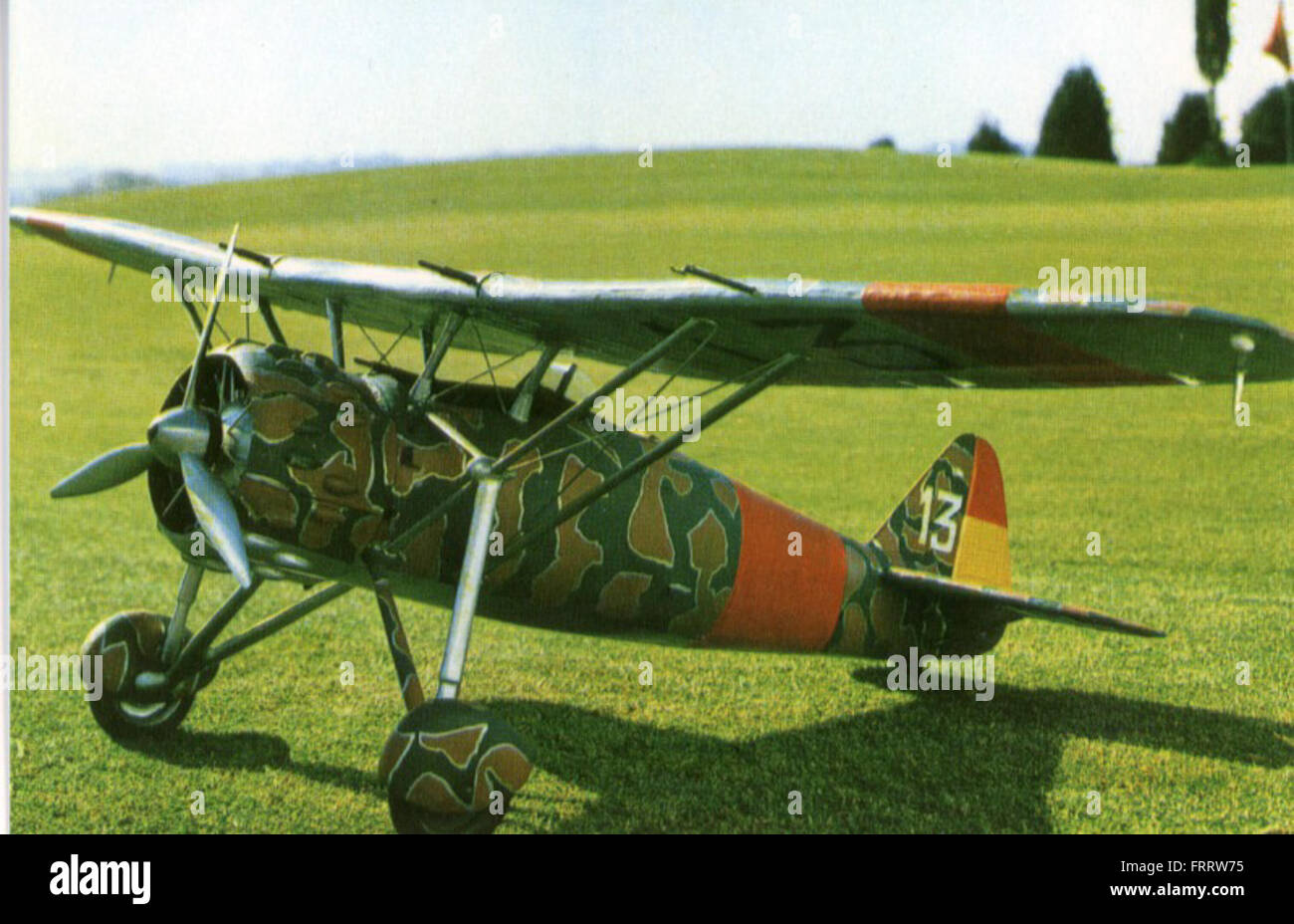 Un'immagine della Collezione Ray Wagner che raffigura un primo aereo militare, evidenziando il suo ruolo nella definizione delle strategie di combattimento aereo e della tecnologia aeronautica all'inizio del XX secolo. Foto Stock Un'immagine della Collezione Ray Wagner che raffigura un primo aereo militare, evidenziando il suo ruolo nella definizione delle strategie di combattimento aereo e della tecnologia aeronautica all'inizio del XX secolo. Foto Stock