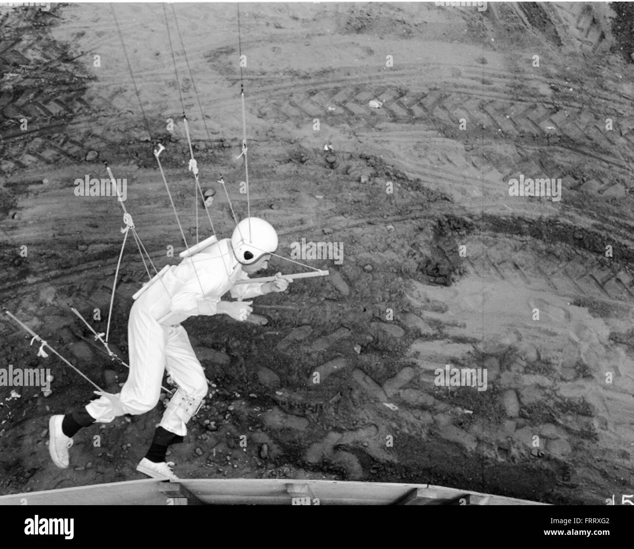 Scattata nella Atlas negative Collection, questa foto raffigura un primo test del missile Atlas. Il missile, sviluppato dalla General Dynamics, giocò un ruolo fondamentale nel modellare la difesa missilistica statunitense durante la Guerra fredda. Foto Stock Scattata nella Atlas negative Collection, questa foto raffigura un primo test del missile Atlas. Il missile, sviluppato dalla General Dynamics, giocò un ruolo fondamentale nel modellare la difesa missilistica statunitense durante la Guerra fredda. Foto Stock
