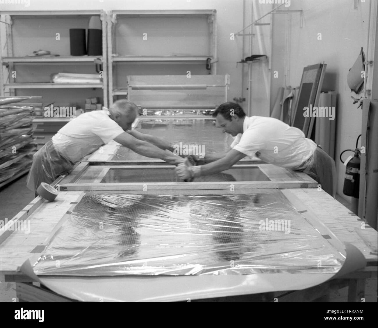 Questa immagine della Atlas negative Collection cattura un momento significativo nei primi test missilistici Atlas. Questi primi test gettarono le basi per lo sviluppo di missili balistici intercontinentali statunitensi durante la Guerra fredda. Foto Stock Questa immagine della Atlas negative Collection cattura un momento significativo nei primi test missilistici Atlas. Questi primi test gettarono le basi per lo sviluppo di missili balistici intercontinentali statunitensi durante la Guerra fredda. Foto Stock