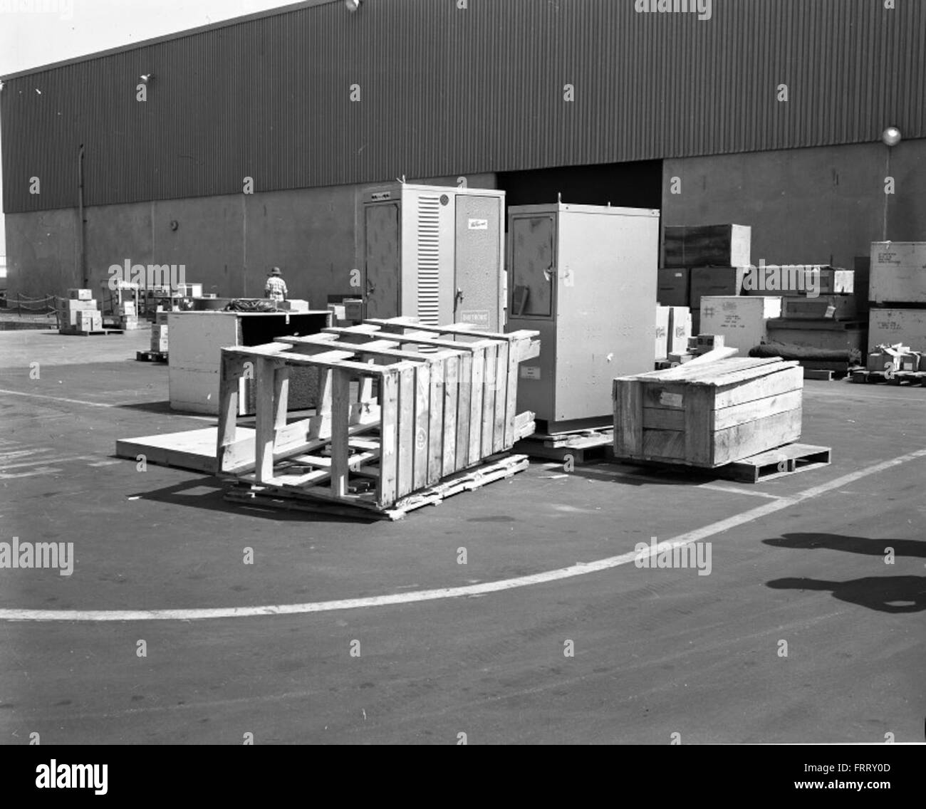 Questa immagine, parte della Atlas negative Collection, mostra un missile Atlas in fase di test. Questi test erano essenziali per sviluppare la capacità strategica ICBM dell'esercito statunitense, segnando un progresso significativo nella tecnologia di difesa missilistica dell'era della Guerra fredda. Foto Stock Questa immagine, parte della Atlas negative Collection, mostra un missile Atlas in fase di test. Questi test erano essenziali per sviluppare la capacità strategica ICBM dell'esercito statunitense, segnando un progresso significativo nella tecnologia di difesa missilistica dell'era della Guerra fredda. Foto Stock