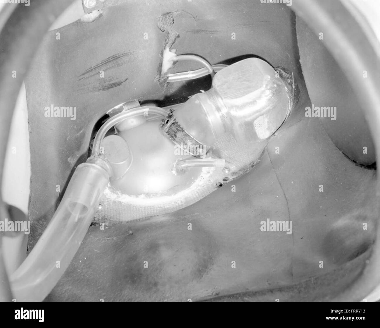 Dall'Atlas negative Collection, questa immagine mostra un lancio di prova cruciale del missile Atlas, un evento chiave nello sviluppo dei primi sistemi di difesa missilistica dell'era della Guerra fredda. Foto Stock Dall'Atlas negative Collection, questa immagine mostra un lancio di prova cruciale del missile Atlas, un evento chiave nello sviluppo dei primi sistemi di difesa missilistica dell'era della Guerra fredda. Foto Stock