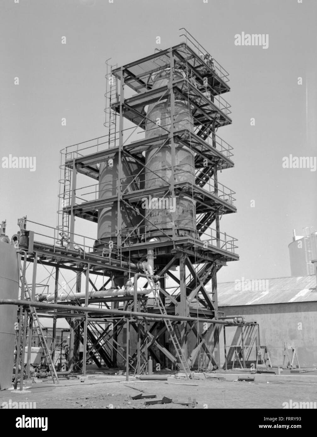 Questa immagine della Atlas negative Collection mostra un missile Atlas durante un lancio di prova. Il missile è stato sviluppato da Convair e General Dynamics come parte della strategia di difesa della Guerra fredda degli Stati Uniti, progettata per fornire carichi utili nucleari come parte del programma ICBM. Foto Stock Questa immagine della Atlas negative Collection mostra un missile Atlas durante un lancio di prova. Il missile è stato sviluppato da Convair e General Dynamics come parte della strategia di difesa della Guerra fredda degli Stati Uniti, progettata per fornire carichi utili nucleari come parte del programma ICBM. Foto Stock