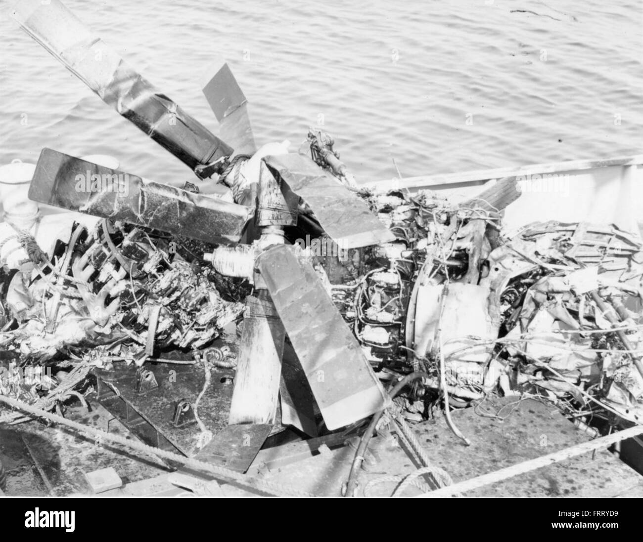 Questa immagine mostra le conseguenze dello schianto del North American XAJ-1 (BuNo 121461). L'XAJ-1 era un velivolo sperimentale che contribuì allo sviluppo dell'aviazione navale statunitense durante il periodo della prima guerra fredda. Foto Stock Questa immagine mostra le conseguenze dello schianto del North American XAJ-1 (BuNo 121461). L'XAJ-1 era un velivolo sperimentale che contribuì allo sviluppo dell'aviazione navale statunitense durante il periodo della prima guerra fredda. Foto Stock