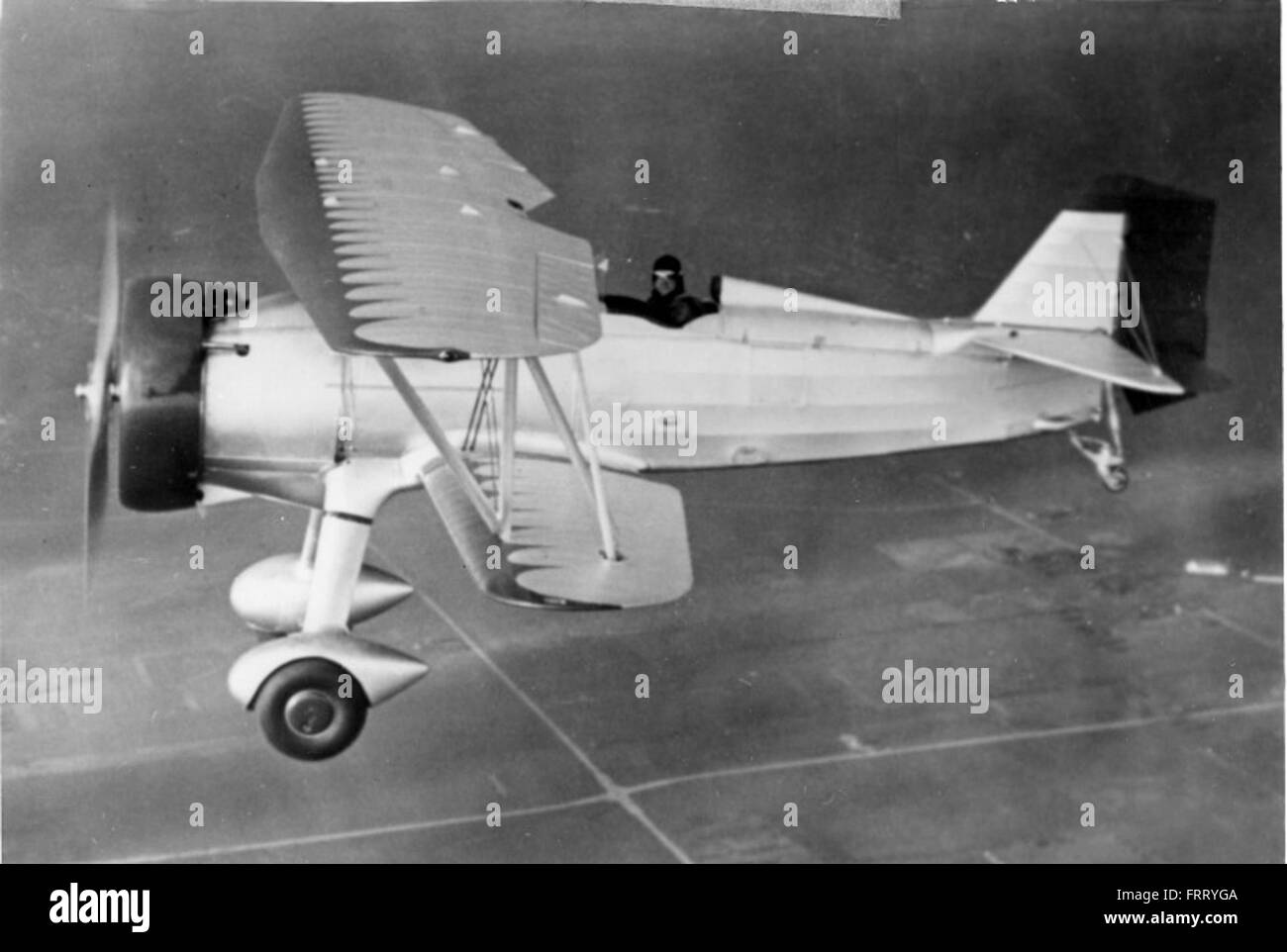 Ripresa dalla Collezione Ray Wagner, questa immagine raffigura un aereo dei primi tempi dell'aviazione militare, che segna uno sviluppo fondamentale nelle operazioni dell'aeronautica. Foto Stock Ripresa dalla Collezione Ray Wagner, questa immagine raffigura un aereo dei primi tempi dell'aviazione militare, che segna uno sviluppo fondamentale nelle operazioni dell'aeronautica. Foto Stock