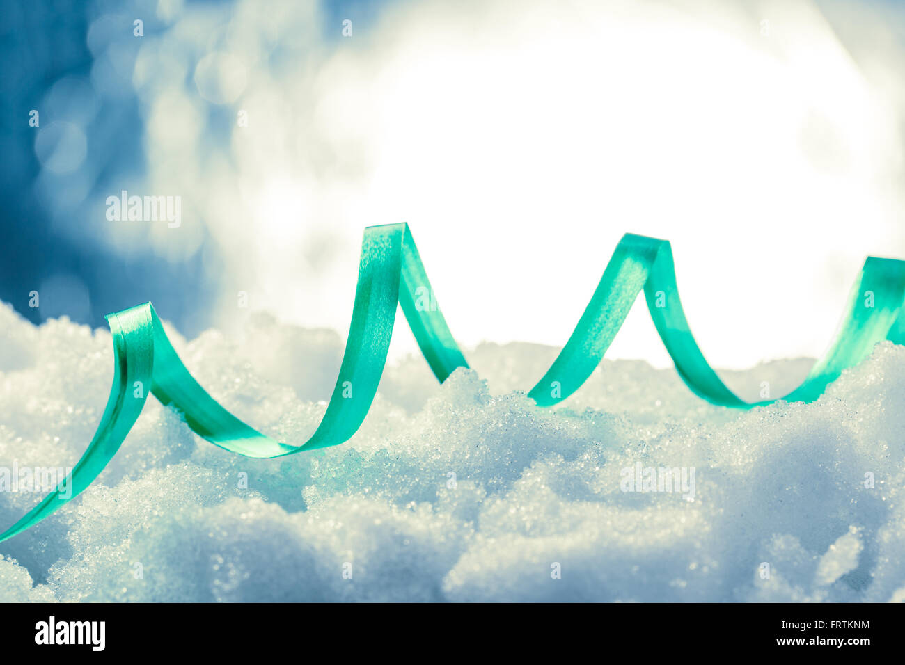 Decorazione di Natale per la progettazione su sfondo di neve Foto Stock