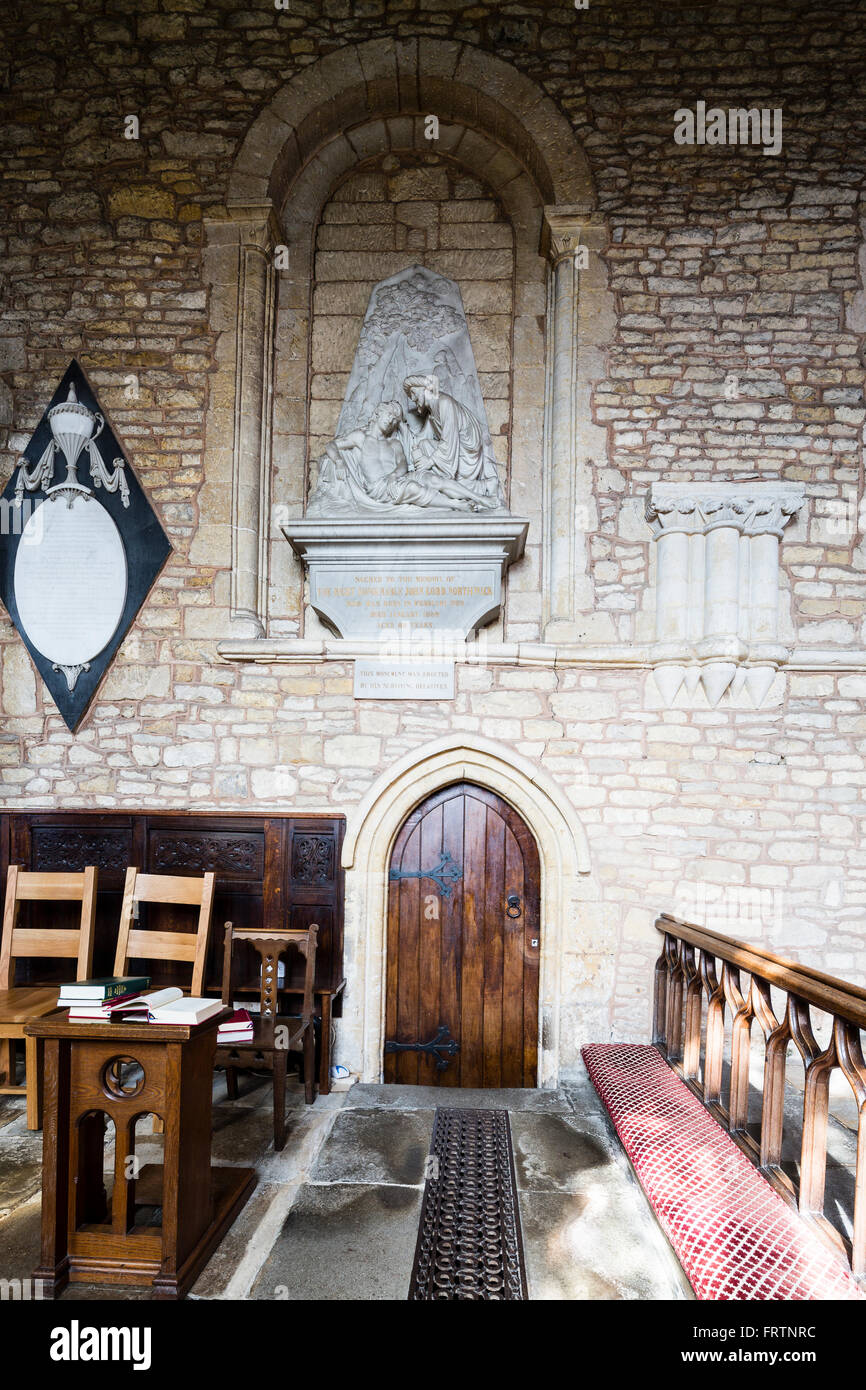 San Pietro e di san Paolo la Chiesa a Blockley, Gloucester. La serie TV Padre Brown usato questa chiesa. Foto Stock