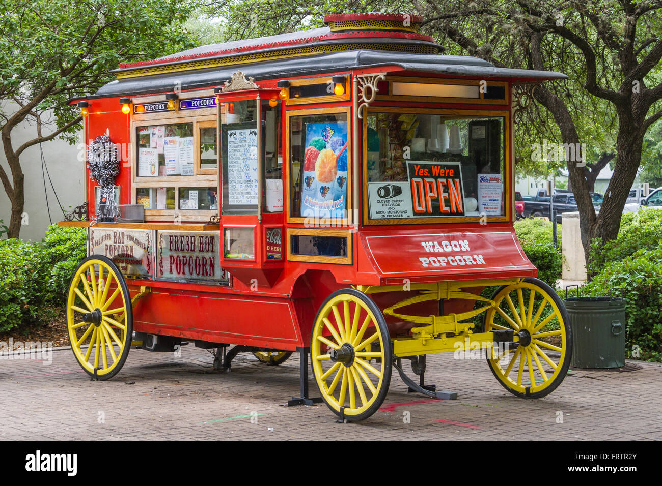 Vendite di popcorn carro in HemisFair Park di San Antonio. Foto Stock