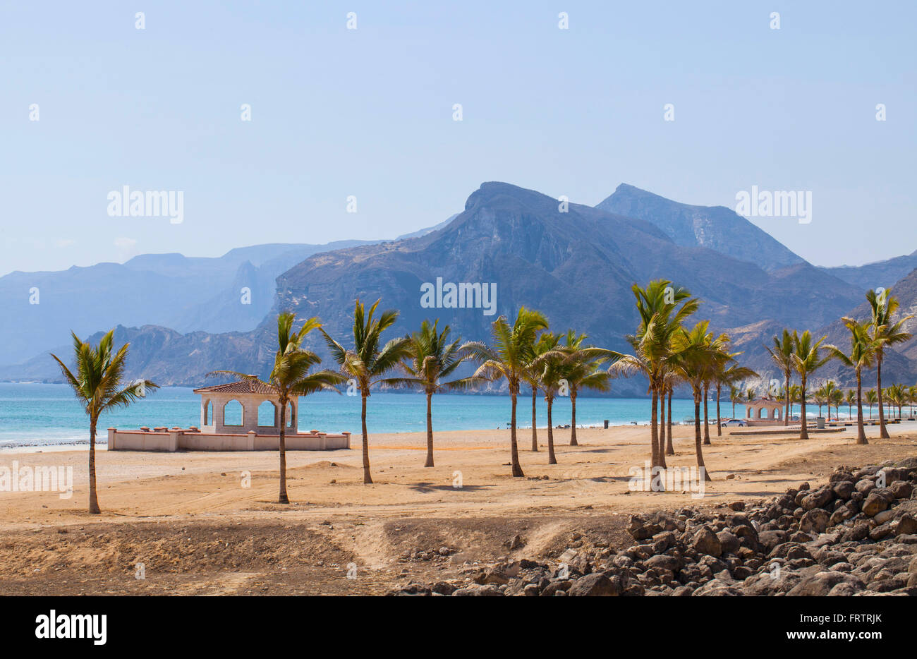 Bella spiaggia tropicale vicino al Mughsayl, Oman. Foto Stock