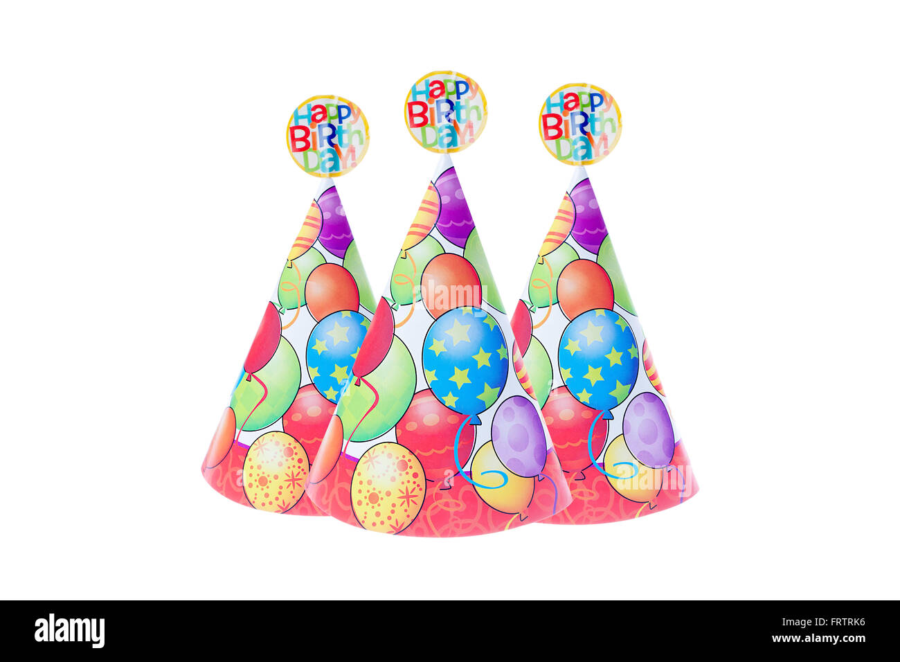 Immagine di coloratissimi cappelli di compleanno con design a palloncino e buon compleanno segno sulla parte superiore su sfondo bianco. Foto Stock
