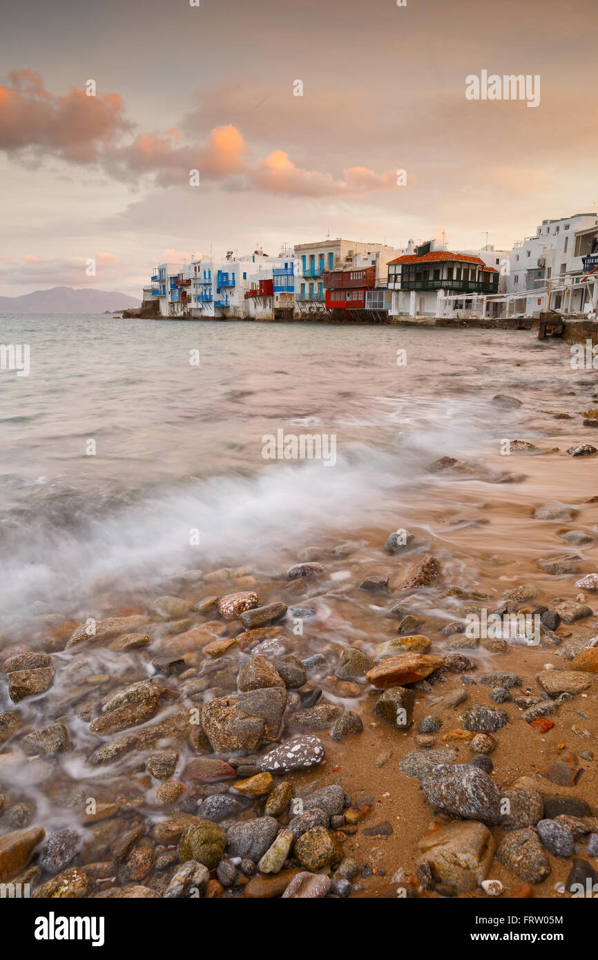 Vista della piccola Venezia nella città di Mykonos al mattino presto, Grecia. Foto Stock