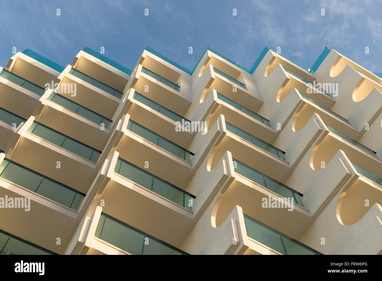 Spagna, Palma de Mallorca, facciata di un hotel Foto Stock