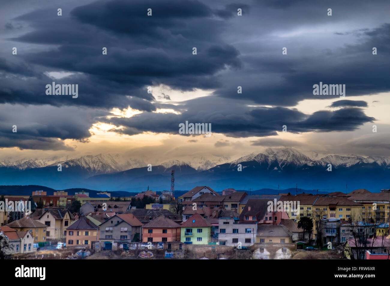 La Romania Transilvania, vista su Sibiu a Monti Fagaras Foto Stock