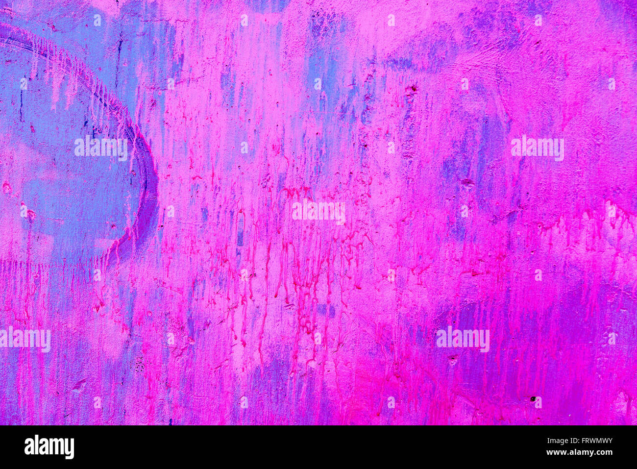 Grunge dipinto di rosa e colorate texture di parete, dettaglio della parte esterna di una superficie di una parete. Foto Stock