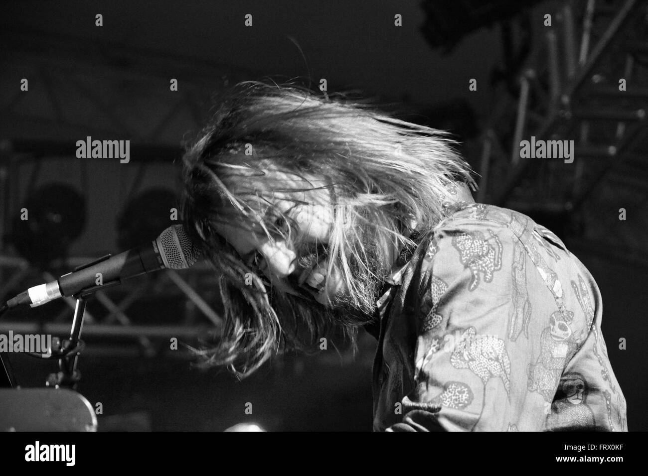 Fixi parte di Winston e Fixi, Womad 2015, Charlton Park, Wiltshire, Inghilterra. Foto Stock