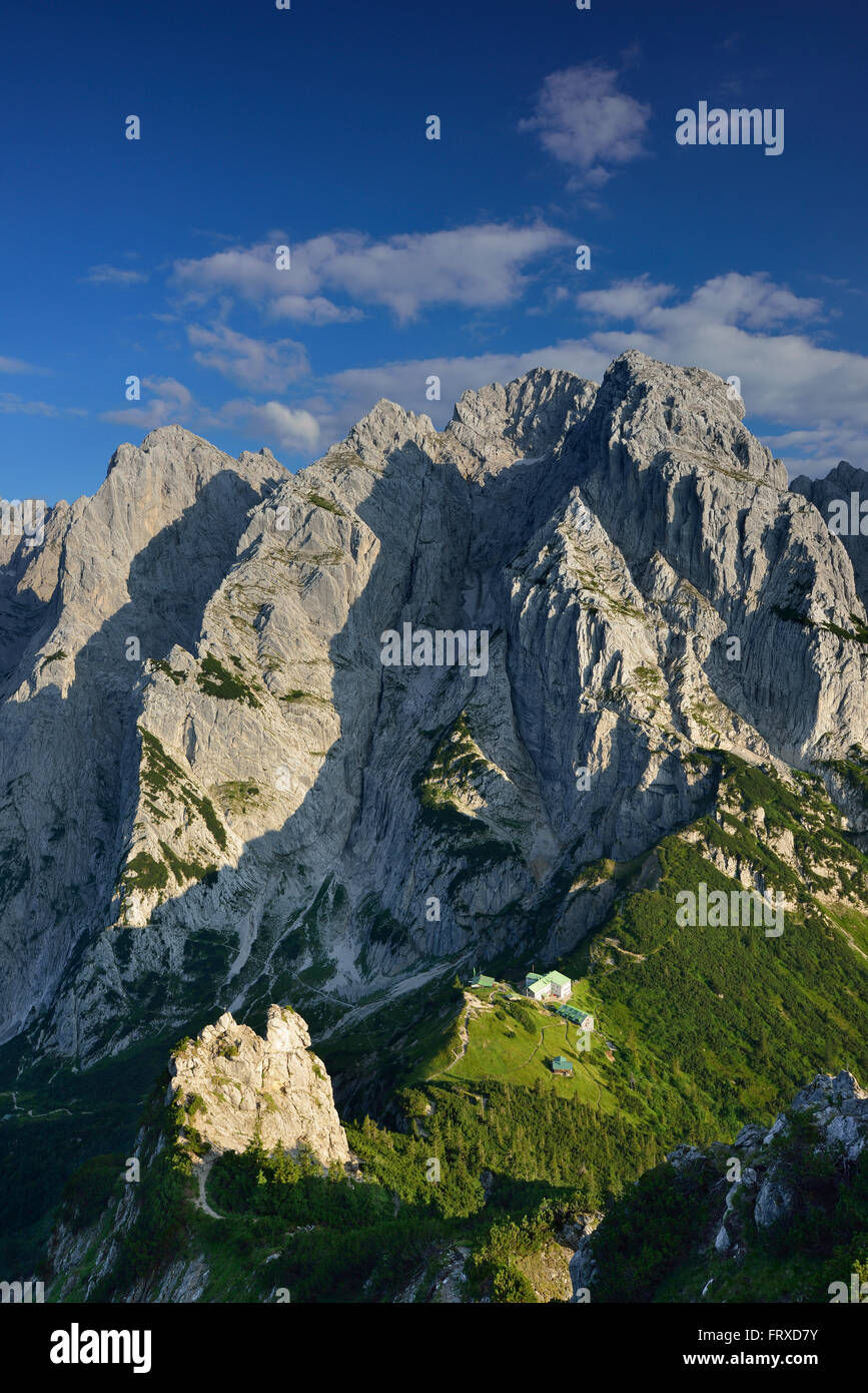 Vista dal Monte Stripsenkopf di Wilder Kaiser, Zahmer Kaiser, Kaiser mountain range, Tirolo, Austria Foto Stock