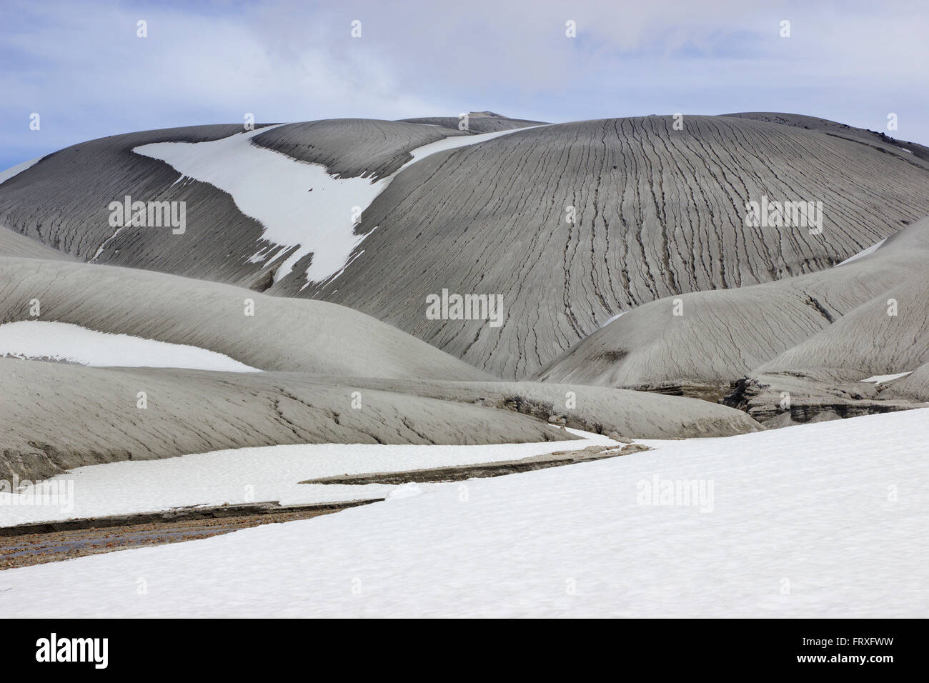 Ceneri vulcaniche e neve in Cordon Caulle, Puyehue, Cile Foto Stock