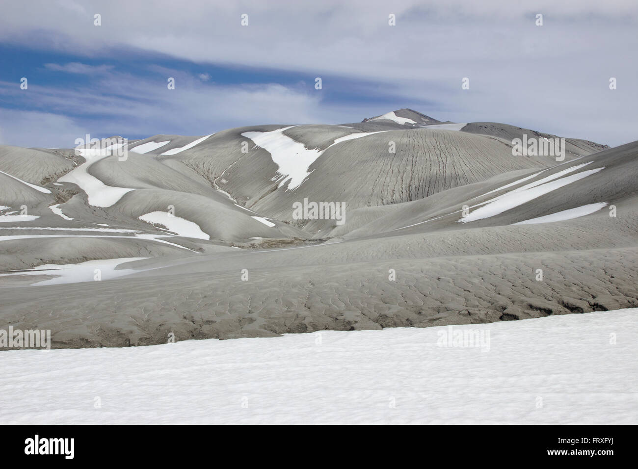 Ceneri vulcaniche e neve in Cordon Caulle, Puyehue, Cile Foto Stock