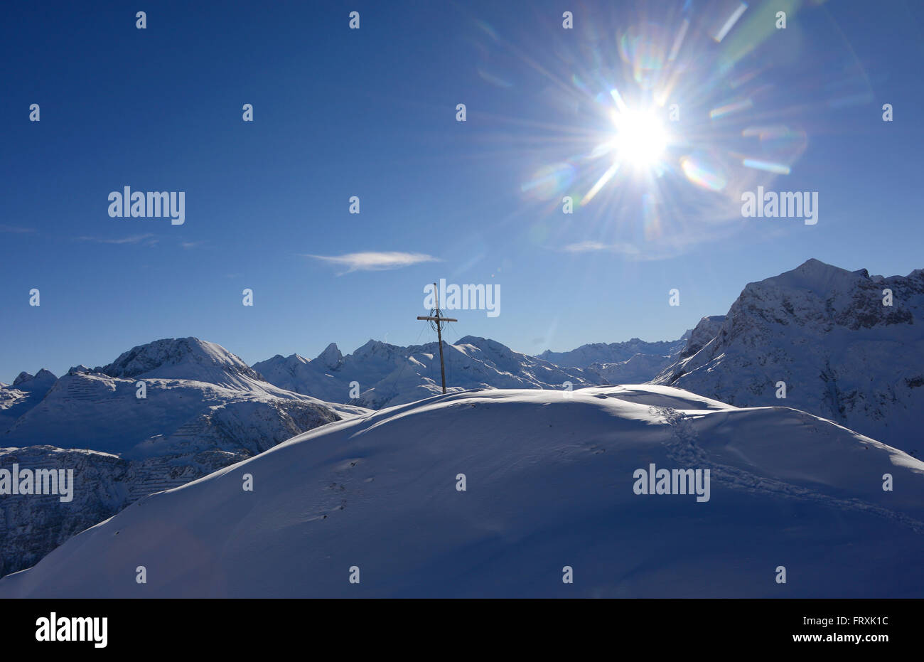 Vertice di croce nel comprensorio sciistico di Lech in Arlberg, inverno nel Vorarlberg Austria Foto Stock