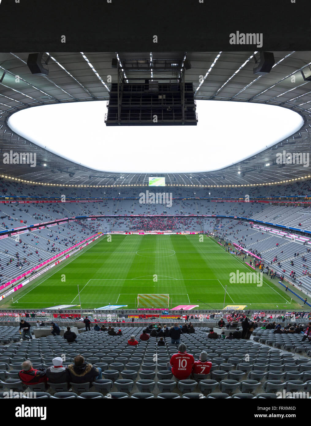 Allianz Arena, il gioco del calcio, FC Bayern contro Schalke 04, Monaco di Baviera, Baviera, Baviera, Germania Foto Stock