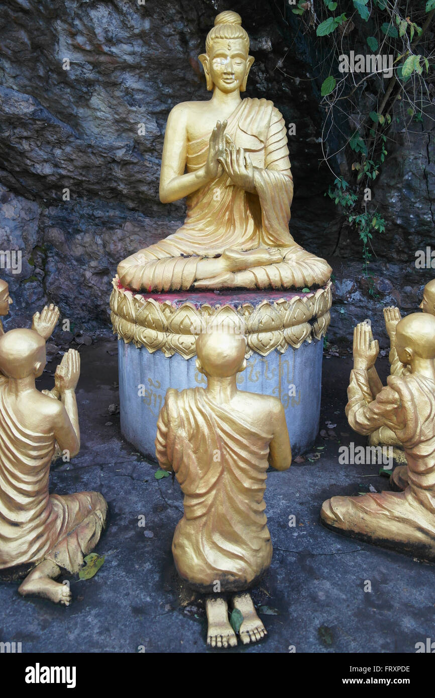 Signore Buddha e i suoi discepoli a Luang Prabang - Laos Foto Stock