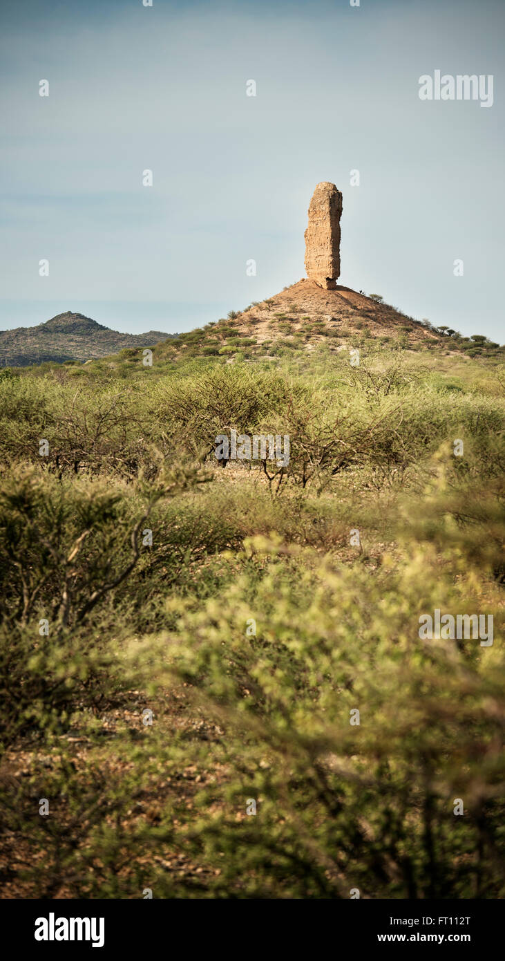 Vingerklip, bizzare formazione di roccia, Ugab Terrace, Ugab River, Namibia, Africa Foto Stock