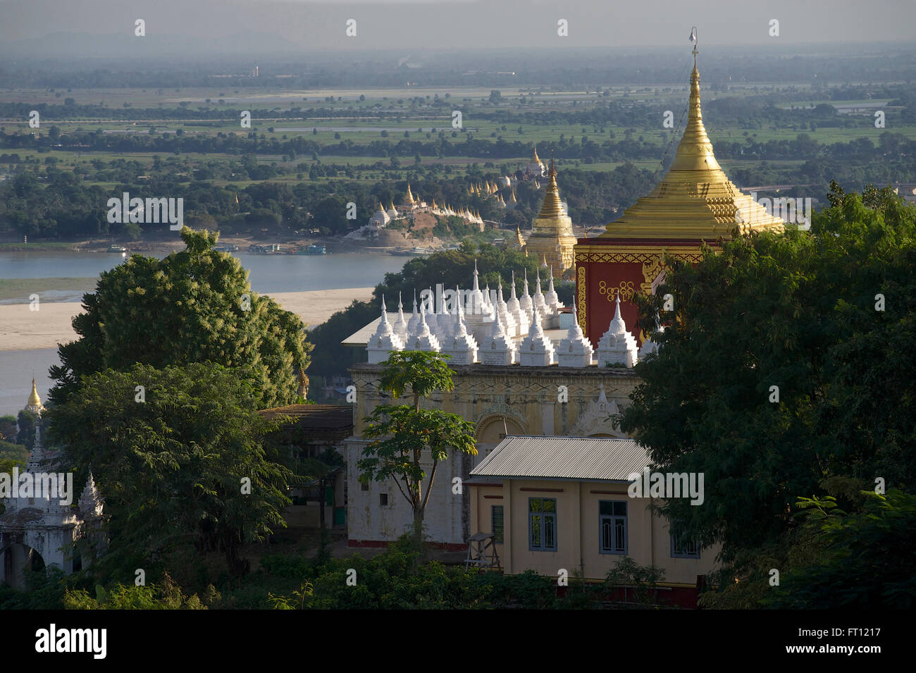 Sagaing collina sulle rive del fiume Irrawaddy 20km da Mandalay, MYANMAR Birmania Foto Stock