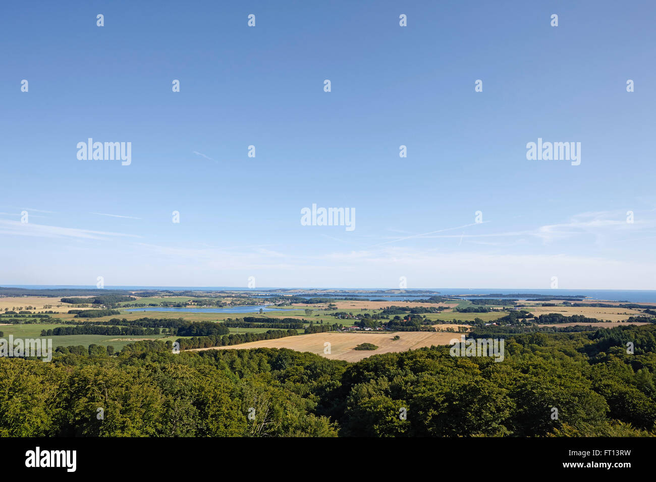 Vista di sud-est Ruegen Riserva della Biosfera, Baia di Greifswald in background, isola di Ruegen, Meclemburgo-Pomerania, Germania Foto Stock