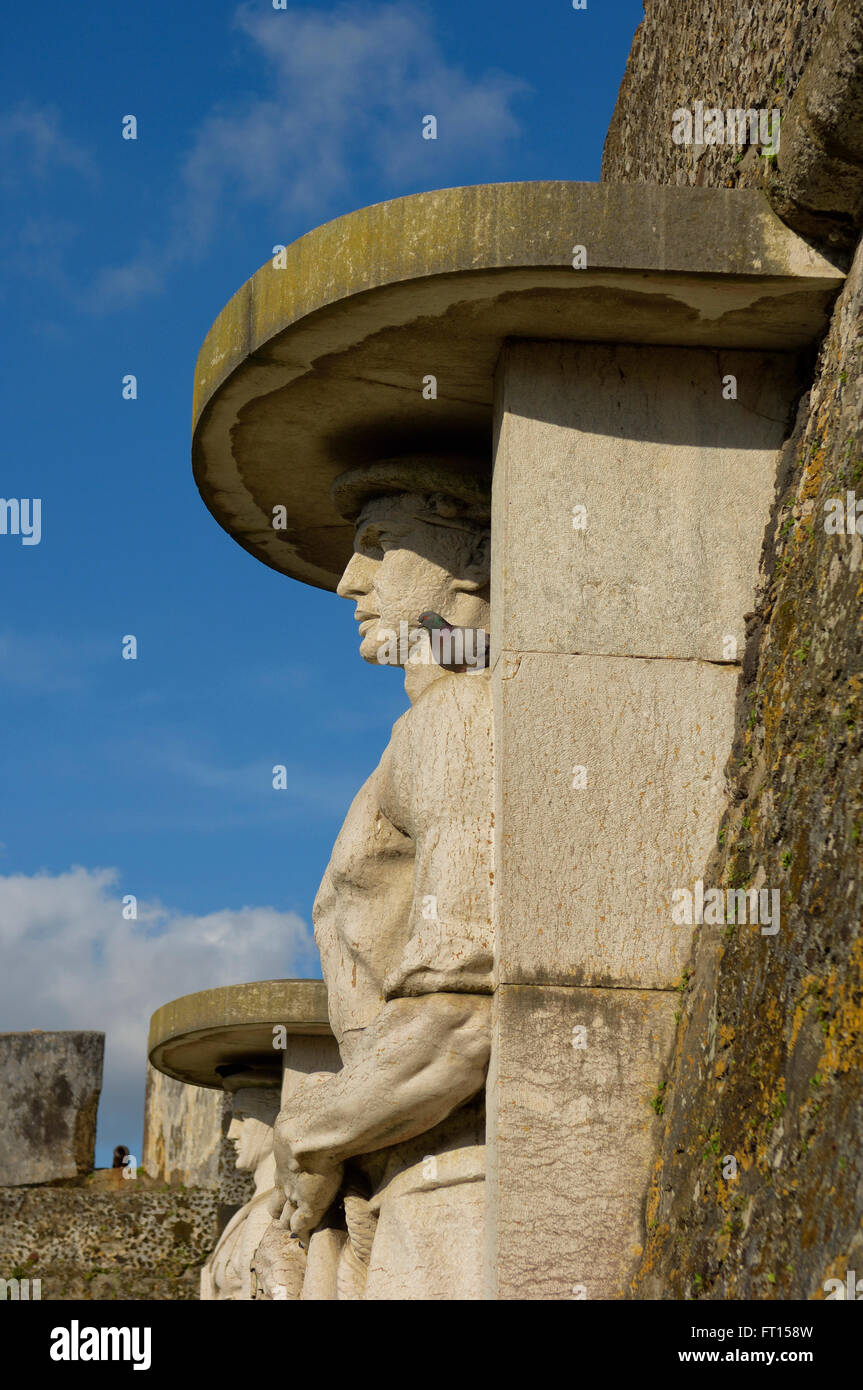 La guerra mondiale 1 un monumento in Fort Sao Bras. Ponta Delgada. São Miguel Island. Azzorre. Il Portogallo. Foto Stock