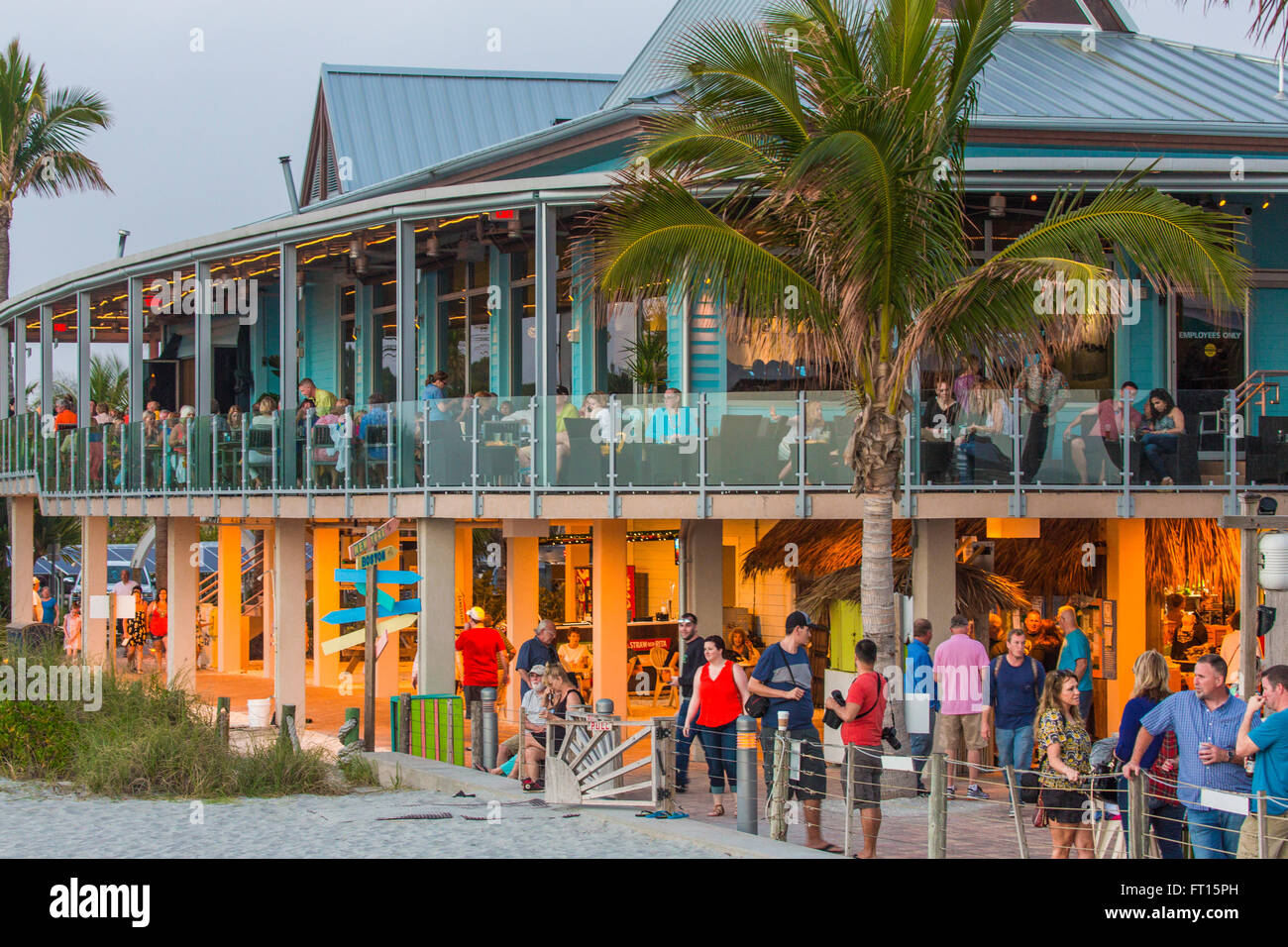 Le pinne a Sharkys ristorante sul molo di Venezia Florida Foto Stock