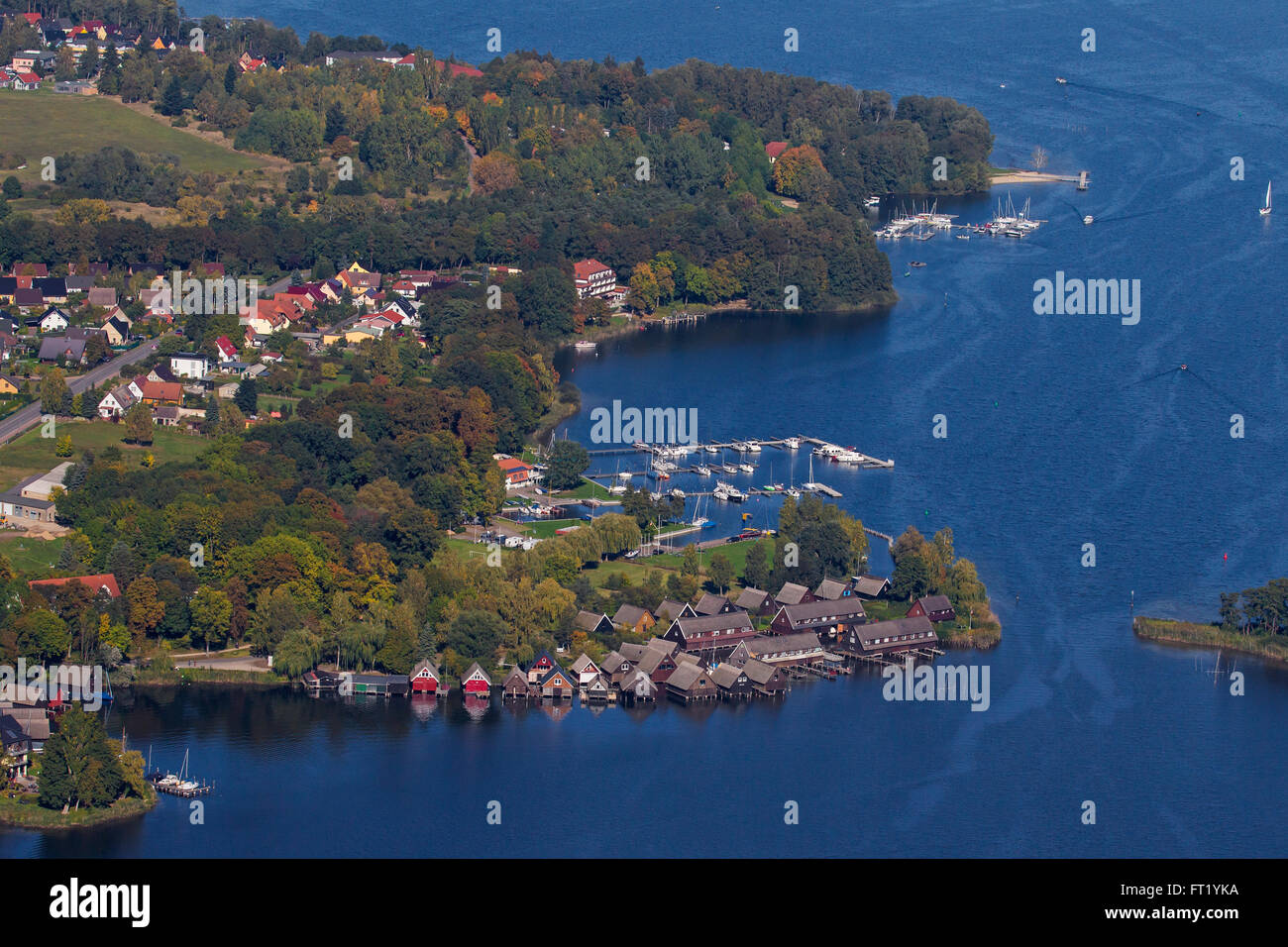 Veduta aerea della città Röbel / Roebel sulla sponda occidentale del lago di Müritz, Meclemburgo-Pomerania, Germania Foto Stock