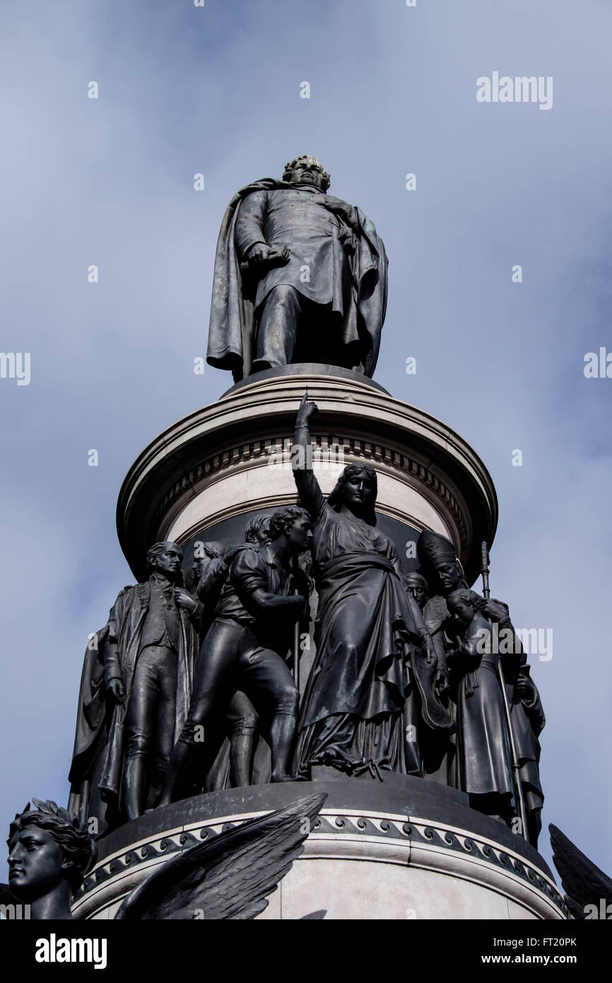 Memoriale di Daniel O'Connell dallo scultore John Henry Foley, O'Connell Street, Dublin, Repubblica di Irlanda, Europa Foto Stock
