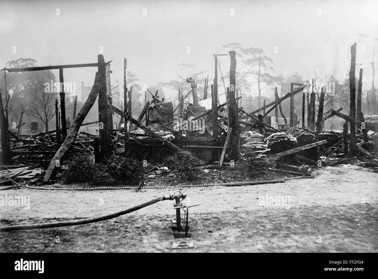 La Casa del Tè a Kew Gardens LONDRA, bruciate dal suffragettes Lilian Lenton e oliva Wharry come parte di un organizzata campagna di Arson. Foto c.Febbraio 1913 Foto Stock