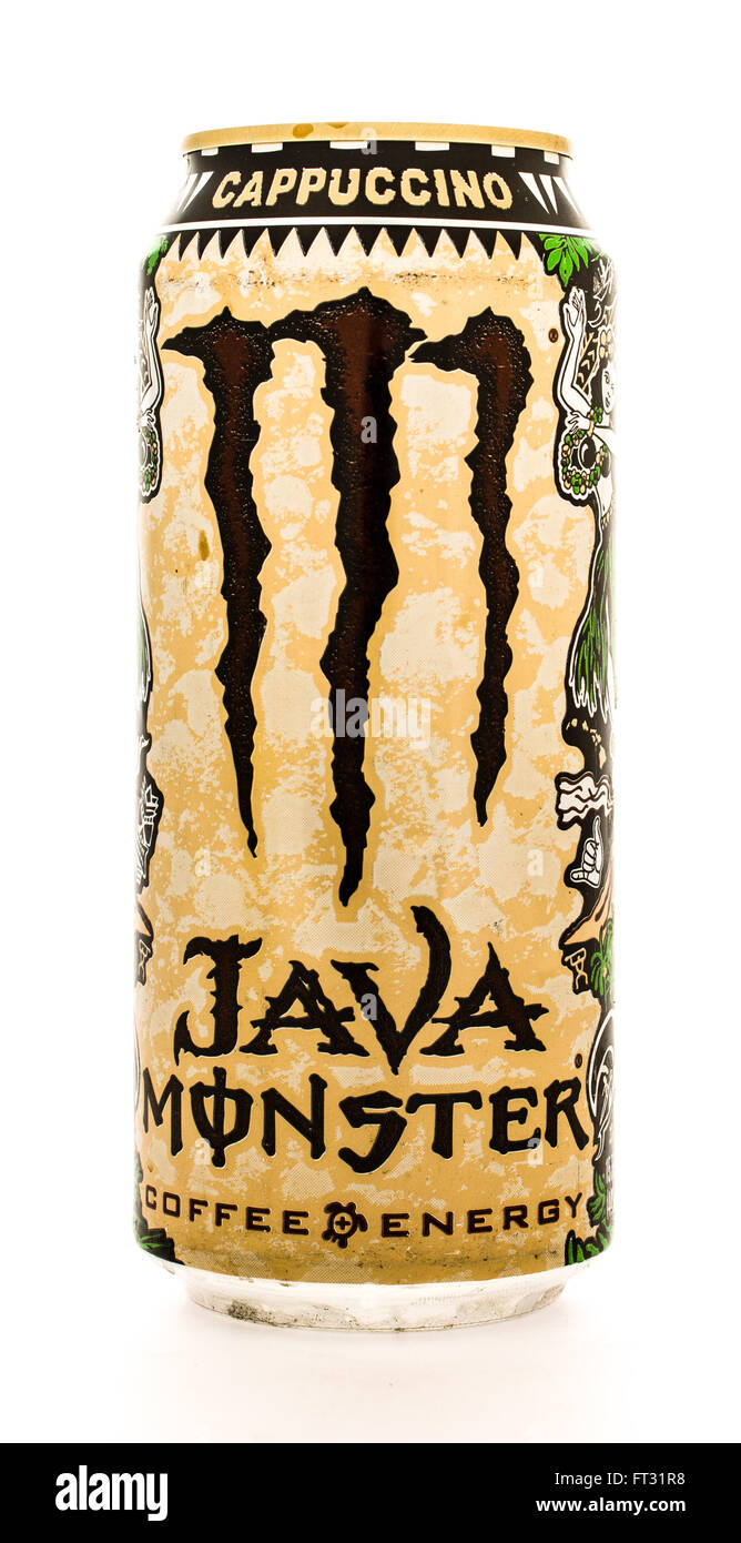 Winneconne, WI - 12 agosto 2015: Può di Java Monster caffè drink elettrico in cappuccino sapore. Foto Stock