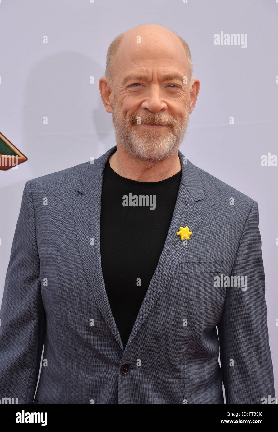 LOS ANGELES, CA - 16 gennaio 2016: Attore JK Simmons alla premiere mondiale di Kung Fu Panda 3 al TCL Chinese Theatre, Hollywood. Foto Stock