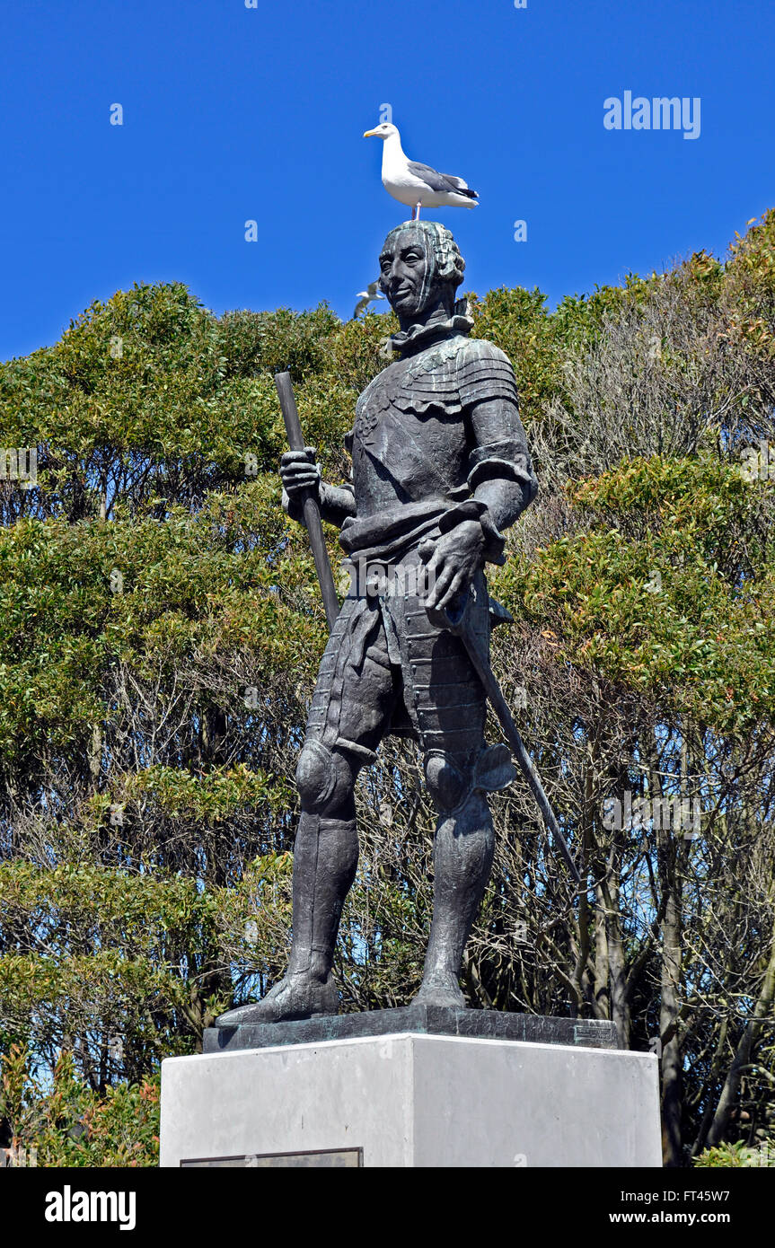gull sulla statua di San Francisco di Carlo III, re di Spagna di Federico Collau. Foto Stock