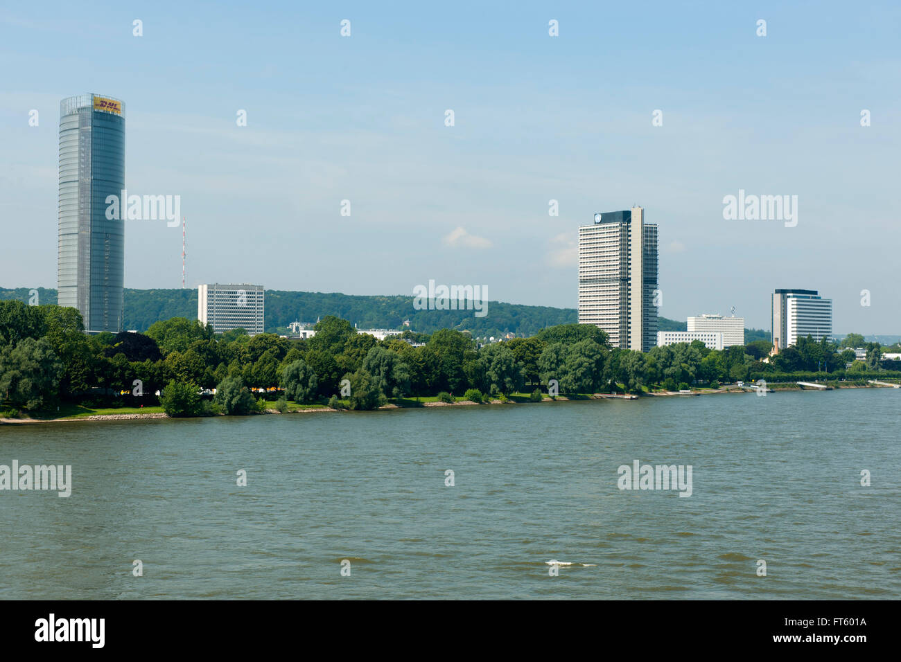 Deutschland, Renania settentrionale-Vestfalia, Bonn, Blick auf den Torre Post und den langen Eugen Foto Stock