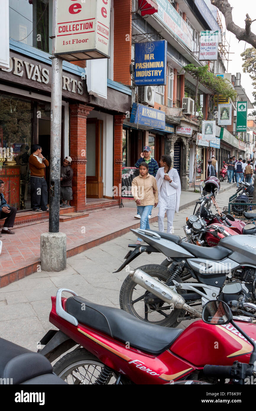 Il Nepal, Kathmandu. Durbar Marg Street. Foto Stock