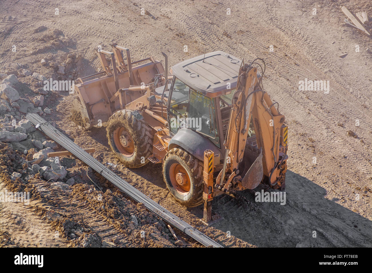 Bulldozer al lavoro sul sito in costruzione Foto Stock