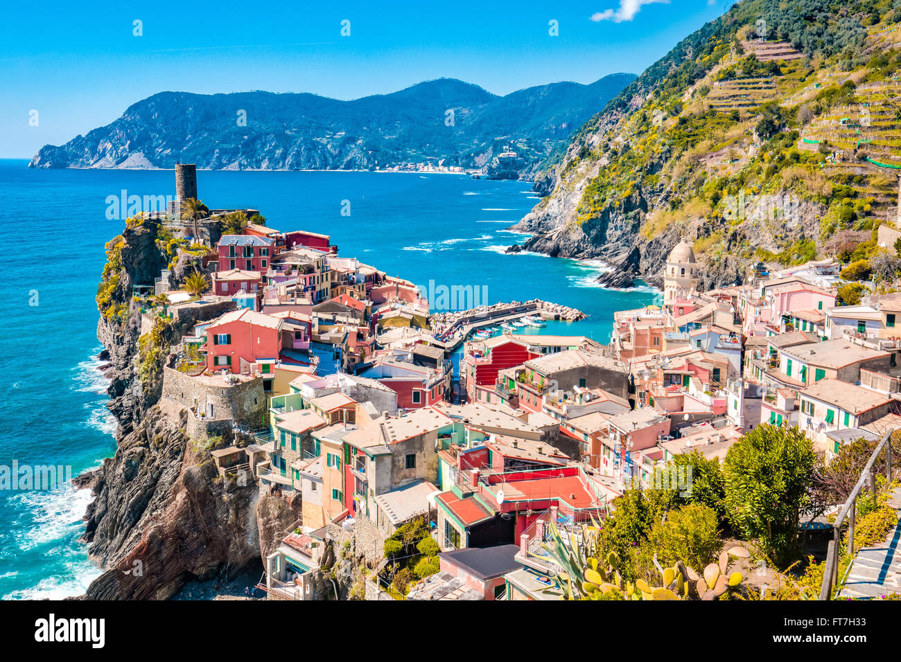 Colorato di Vernazza Village in Cinque Terre, Italia. Foto Stock