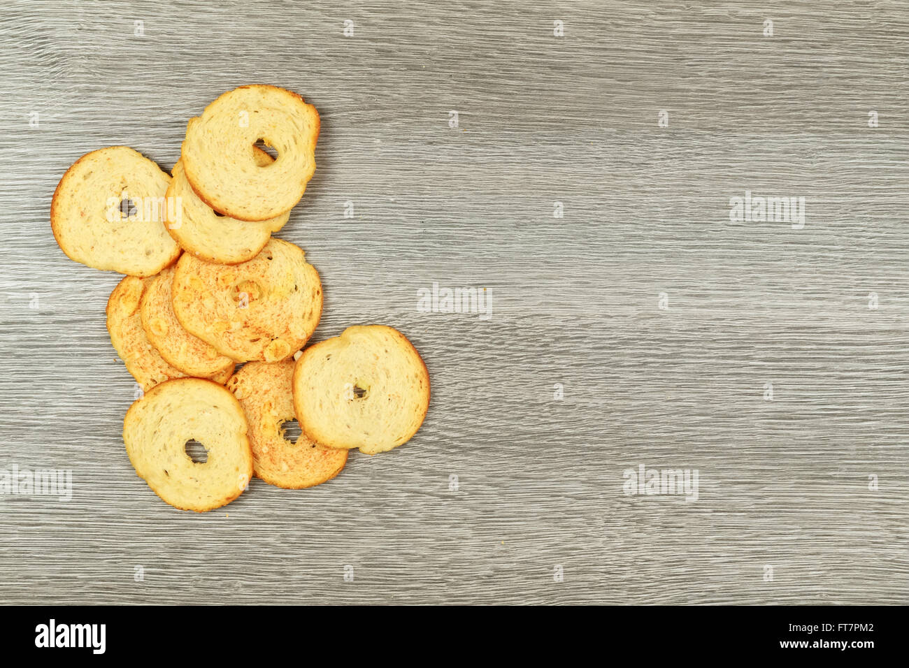 Crackers nel cesto in legno Foto Stock