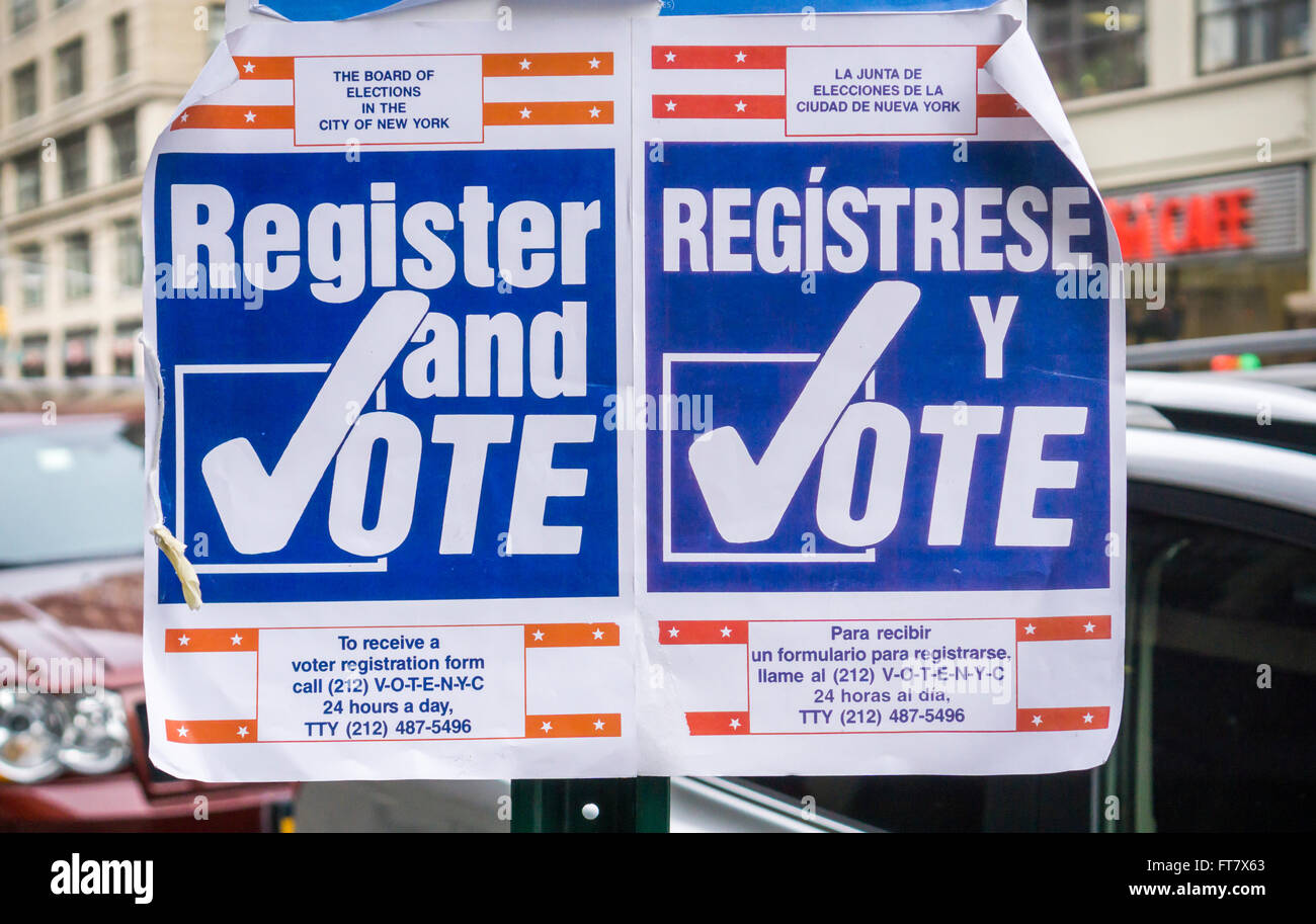 Segni incoraggianti la registrazione degli elettori in New York sabato 19 marzo, 2016. (© Richard B. Levine) Foto Stock