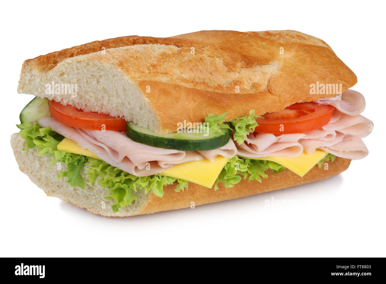 Sub baguette sandwich con prosciutto e formaggio, pomodori e lattuga per colazione isolato su uno sfondo bianco Foto Stock
