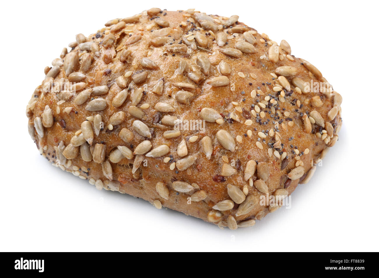 Grani interi roll pane per la colazione isolato su uno sfondo bianco panificio Foto Stock