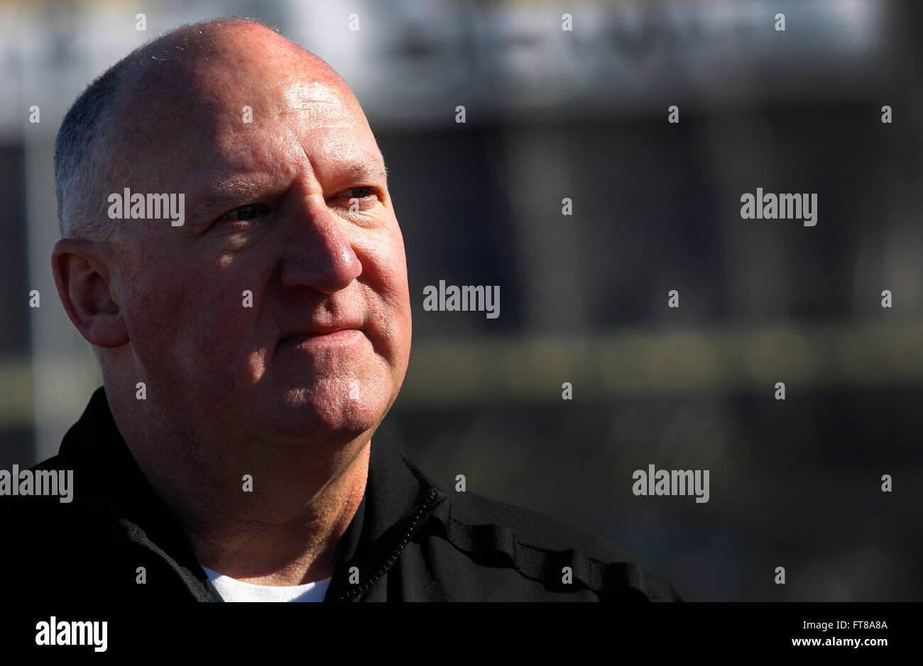 Il 1° febbraio 2016, Brian Humphrey, direttore del San Francisco Field Office della U.S. Customs and Border Patrol, visitò le operazioni di ispezione non invasiva al Levi's Stadium di Santa Clara, California. Questo sforzo coinvolse oltre 60 agenzie locali e federali che lavoravano insieme per garantire la sicurezza durante il Super Bowl 50. Foto Stock