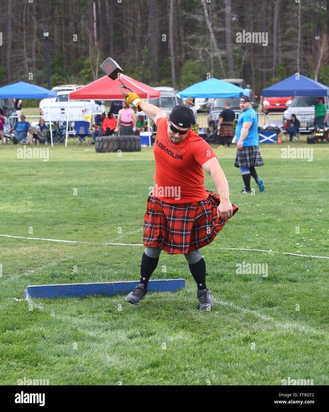 Un concorrente durante la cerimonia inaugurale dei Giochi delle Highland in Myrtle Beach South Carolina. Fotografato 19 Marzo 2016 presso il mercato Commons o Foto Stock