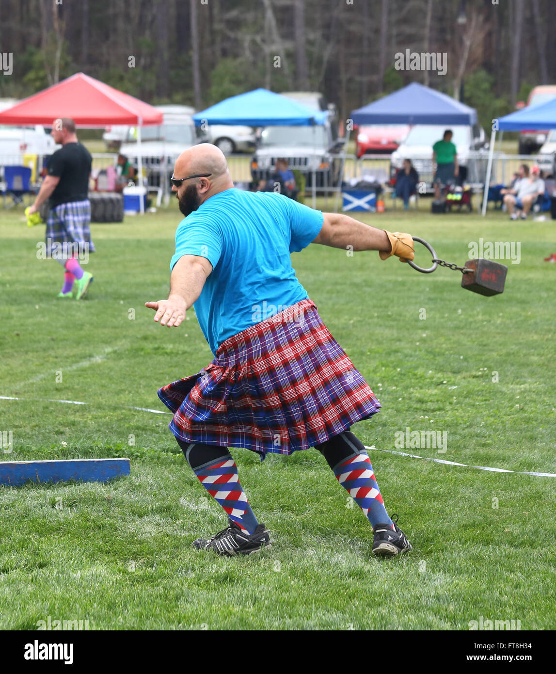 Un concorrente durante la cerimonia inaugurale dei Giochi delle Highland in Myrtle Beach South Carolina. Fotografato 19 Marzo 2016 presso il mercato Commons o Foto Stock