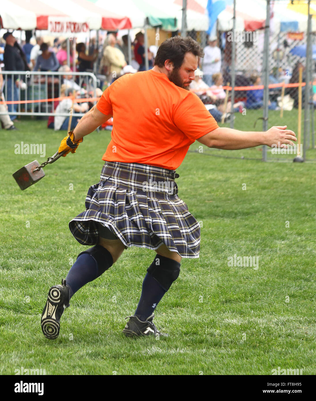 Un concorrente durante la cerimonia inaugurale dei Giochi delle Highland in Myrtle Beach South Carolina. Fotografato 19 Marzo 2016 presso il mercato Commons o Foto Stock