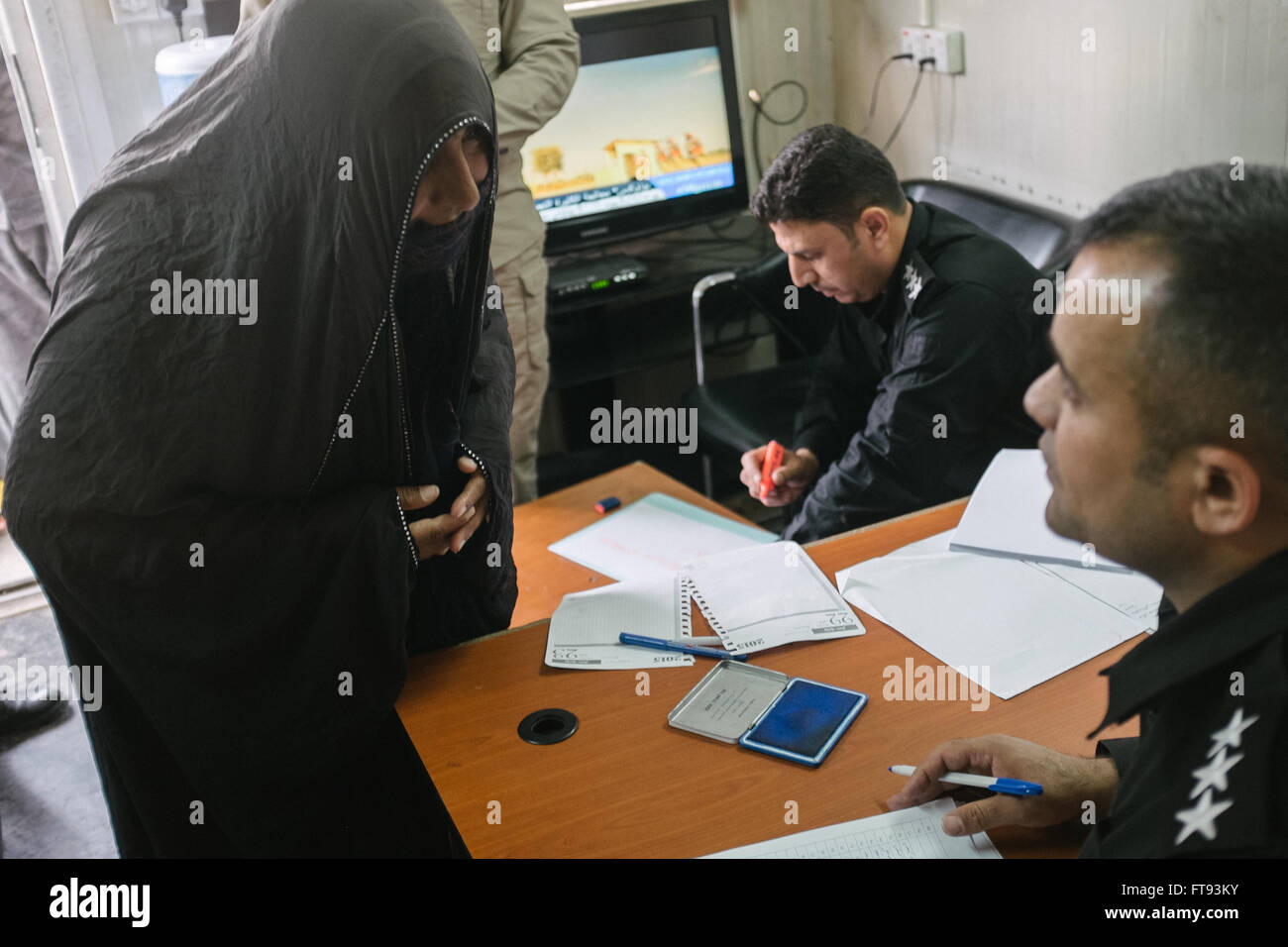 I rifugiati nel Kurdistan iracheno camp - 14/03/2016 - Iraq / Kurdistan iracheno - Centinaia di mendicanti di rifugiati, per la maggior parte bambini sono Foto Stock