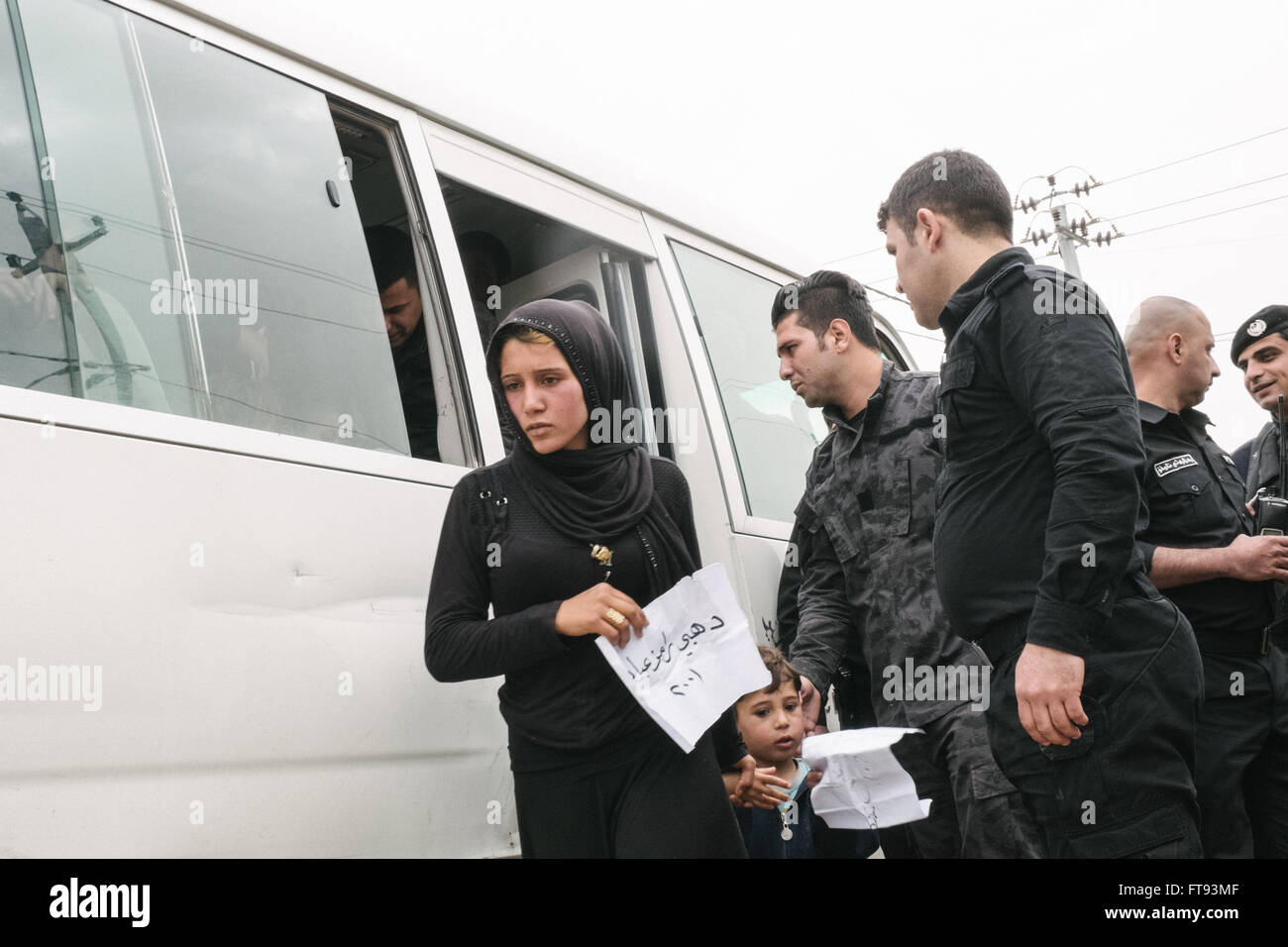 I rifugiati nel Kurdistan iracheno camp - 15/03/2016 - Iraq / Kurdistan iracheno - Centinaia di mendicanti di rifugiati, per la maggior parte bambini sono Foto Stock