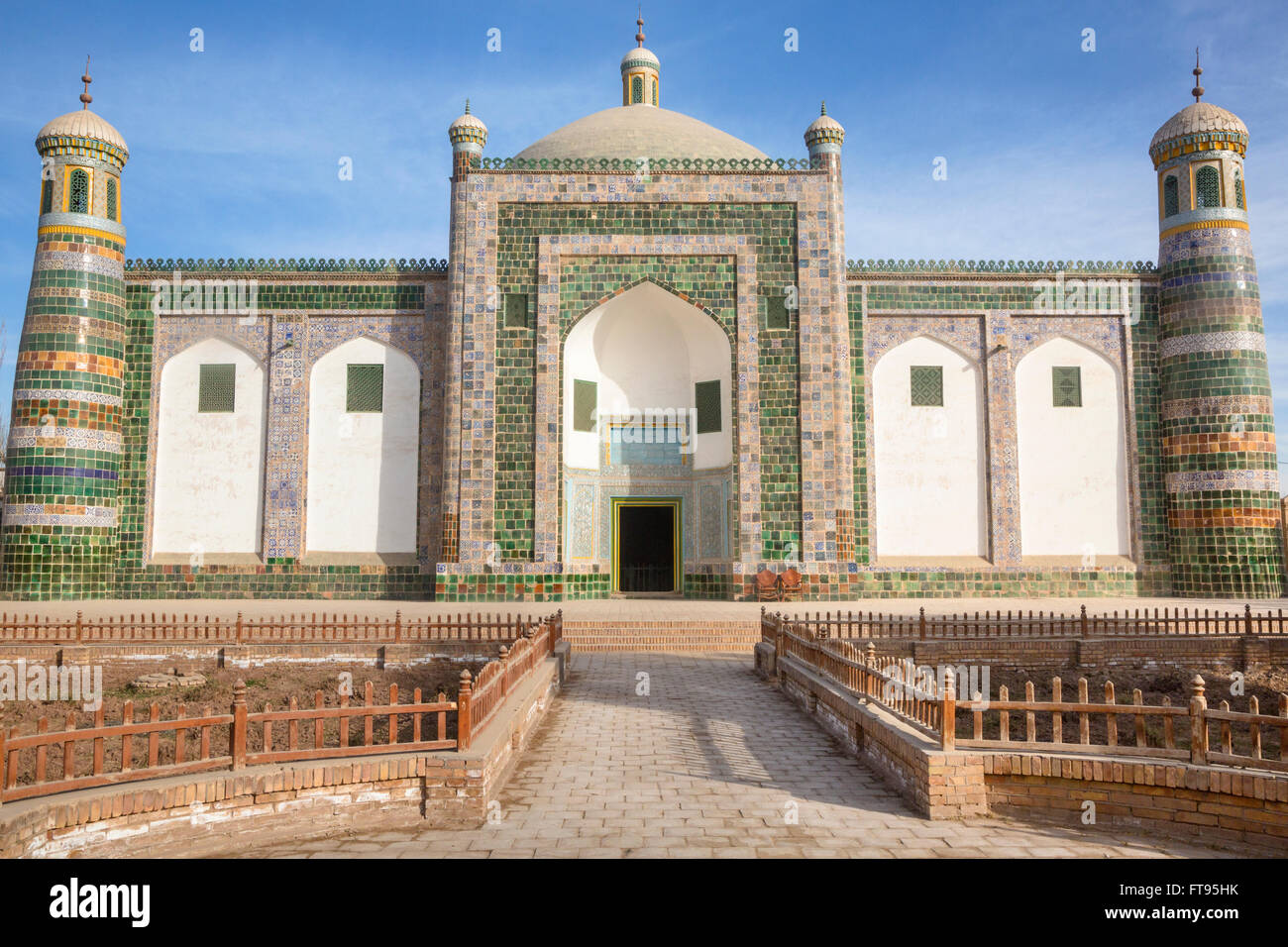 Vista della famiglia privata tomba di Afaq Khoja costruito nella forma di una moschea nella città antica di Kashgar, provincia dello Xinjiang, Cina Foto Stock